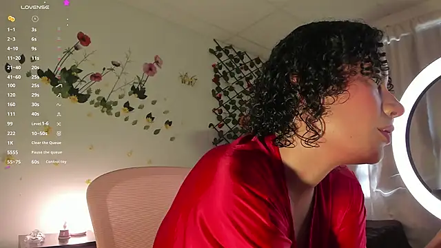 cailynhot online show from February 8, 2025, 8:42 pm