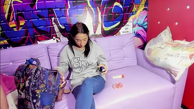 miacam-hot online show from November 2, 2025, 12:21 pm