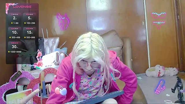 Skinygirl online show from November 14, 2025, 11:30 pm