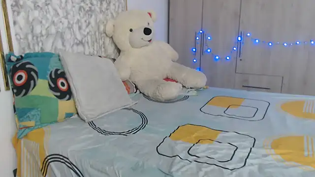 agatfox online show from December 18, 2025, 11:30 pm