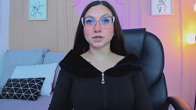 lucy neil online show from March 25, 2026, 2:33 am