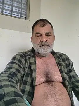 Snapshot of Peludo173317 chatting on August 3, 2026, 6:47 pm Peludo173317 online show from August 3, 2026, 6:47 pm