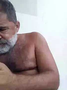 Peludo173317 online show from October 15, 2025, 1:52 pm