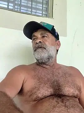 Snapshot of Peludo173317 chatting on February 13, 2026, 6:41 pm Peludo173317 online show from February 13, 2026, 6:41 pm