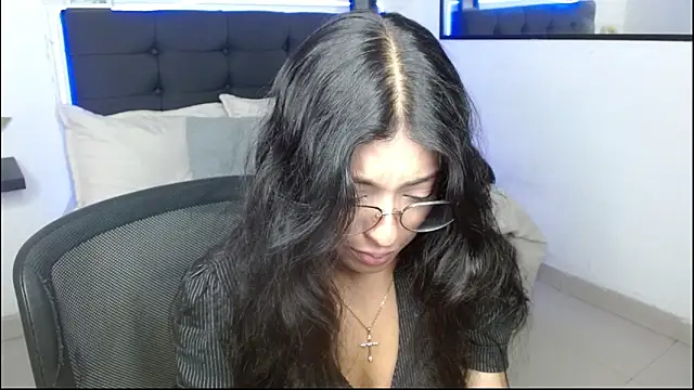 vaness weet online show from November 29, 2025, 8:20 pm