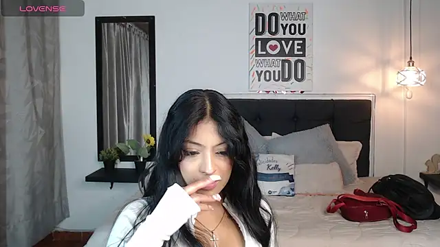 Snapshot of vaness_weet chatting on March 9, 2025, 7:48 pm vaness weet online show from March 9, 2025, 7:48 pm