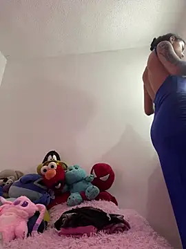 vaness weet online show from December 14, 2025, 12:22 pm