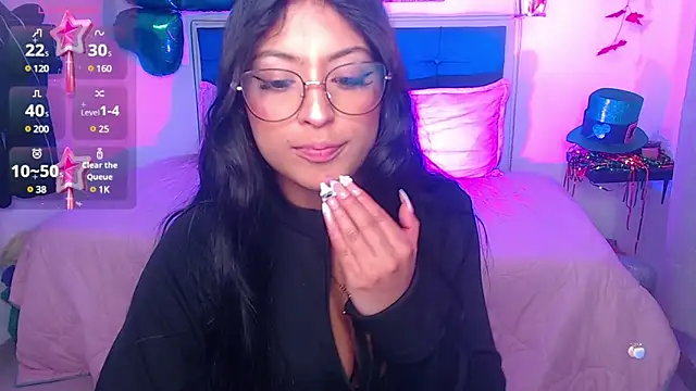 Snapshot of vaness_weet chatting on March 17, 2025, 11:35 pm vaness weet online show from March 17, 2025, 11:35 pm