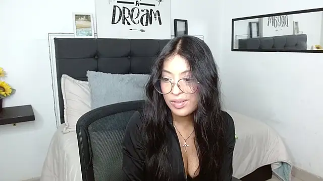 Snapshot of vaness_weet chatting on September 26, 2025, 7:32 pm vaness weet online show from September 26, 2025, 7:32 pm