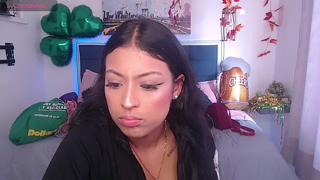 Snapshot of vaness_weet chatting on March 17, 2025, 8:30 pm vaness weet online show from March 17, 2025, 8:30 pm