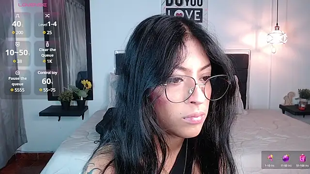 Snapshot of vaness_weet chatting on March 14, 2025, 7:55 pm vaness weet online show from March 14, 2025, 7:55 pm