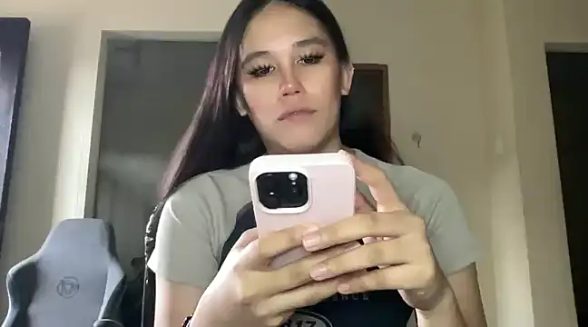 Snapshot of MeganTheRarest chatting on February 22, 2025, 7:56 am MeganTheRarest online show from February 22, 2025, 7:56 am