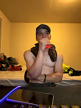 Snapshot of trippyski chatting on November 4, 2025, 5:44 am trippyski online show from November 4, 2025, 5:44 am