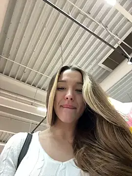 Snapshot of barbiehumpxxx chatting on December 8, 2024, 11:29 pm barbiehumpxxx online show from December 8, 2024, 11:29 pm