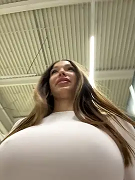 Snapshot of barbiehumpxxx chatting on October 2, 2025, 10:46 pm barbiehumpxxx online show from October 2, 2025, 10:46 pm