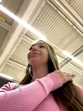 Snapshot of barbiehumpxxx chatting on December 5, 2024, 11:23 pm barbiehumpxxx online show from December 5, 2024, 11:23 pm