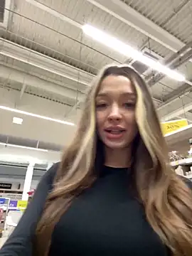 Snapshot of barbiehumpxxx chatting on December 10, 2024, 10:58 pm barbiehumpxxx online show from December 10, 2024, 10:58 pm