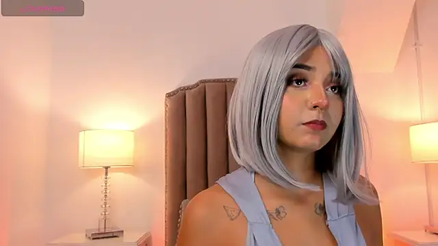 Emma Torres   online show from February 3, 2025, 11:53 am