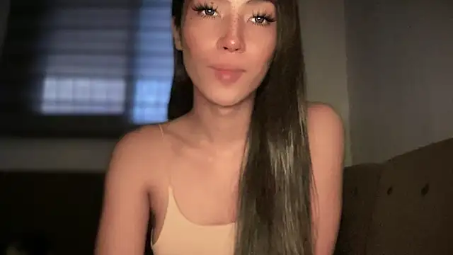Snapshot of Bella_Gordon chatting on June 2, 2026, 9:48 pm Bella Gordon online show from June 2, 2026, 9:48 pm