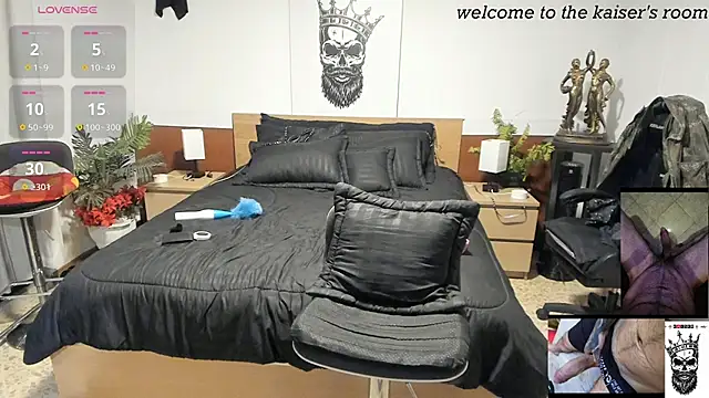 kaiser679  online show from December 13, 2025, 9:43 pm