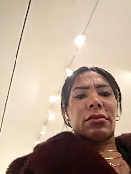 Doll Loren online show from February 12, 2026, 3:23 pm