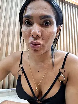 Doll Loren online show from July 17, 2026, 2:53 am