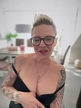 German Milf online show from February 19, 2025, 2:01 pm