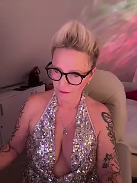 German Milf online show from December 21, 2025, 1:46 pm