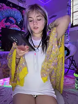 Snapshot of Cutiepiespanks chatting on November 27, 2025, 9:59 pm Cutiepiespanks online show from November 27, 2025, 9:59 pm