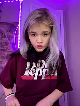 Snapshot of Cutiepiespanks chatting on November 3, 2025, 7:28 pm Cutiepiespanks online show from November 3, 2025, 7:28 pm