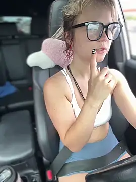 Snapshot of Cutiepiespanks chatting on October 18, 2025, 7:16 pm Cutiepiespanks online show from October 18, 2025, 7:16 pm