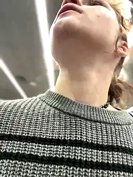 Snapshot of Cutiepiespanks chatting on November 20, 2025, 9:36 pm Cutiepiespanks online show from November 20, 2025, 9:36 pm