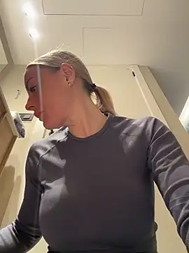 EmaSalis online show from March 1, 2026, 4:40 pm