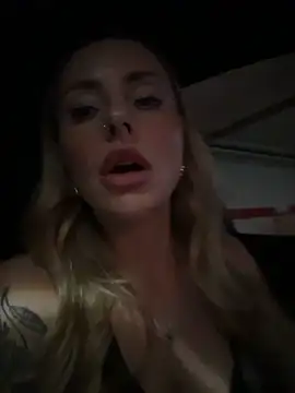 EmaSalis online show from April 10, 2026, 11:50 am