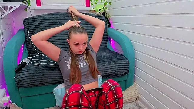 Misss Vikk online show from November 26, 2025, 6:24 am