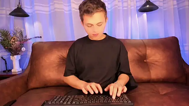 Tim wolf online show from October 28, 2025, 1:43 pm