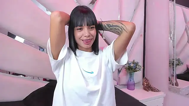 Snapshot of kylie_seex chatting on June 21, 2026, 3:23 am kylie seex online show from June 21, 2026, 3:23 am