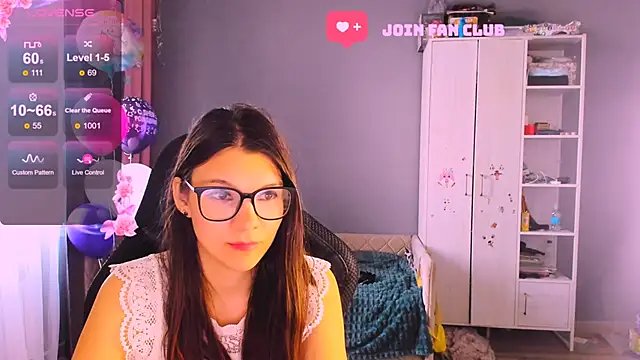 MollyLollipop online show from October 29, 2025, 6:34 am