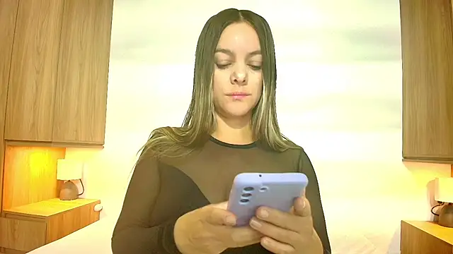 Isabella Harley online show from October 23, 2025, 1:54 pm