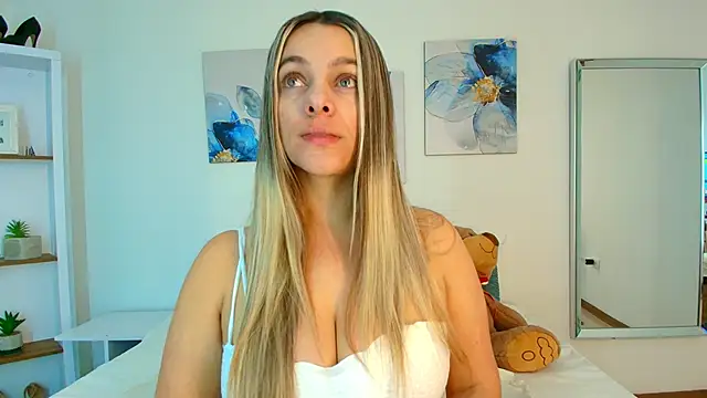 Isabella Harley online show from March 3, 2026, 1:29 pm