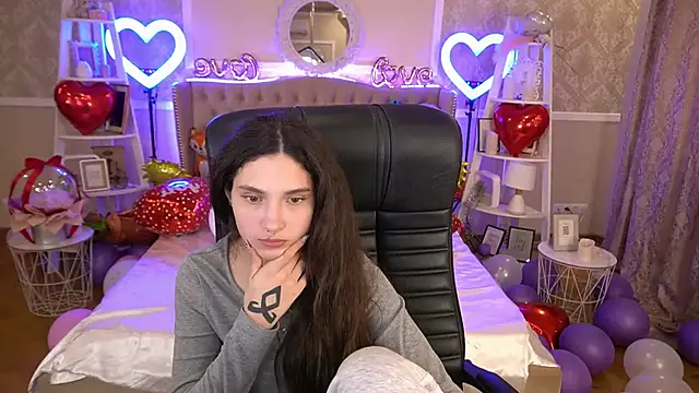 BabyFlowerr online show from February 20, 2025, 5:01 am