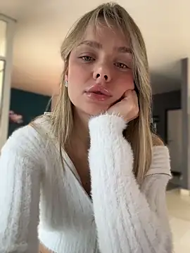 Kylie Desire online show from November 25, 2025, 4:57 am