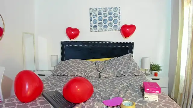 Snapshot of ZulyMichels chatting on February 10, 2026, 12:26 pm ZulyMichels online show from February 10, 2026, 12:26 pm