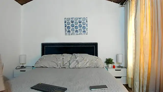 ZulyMichels online show from November 14, 2025, 12:20 pm