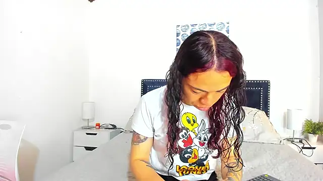 ZulyMichels online show from October 10, 2025, 12:06 pm