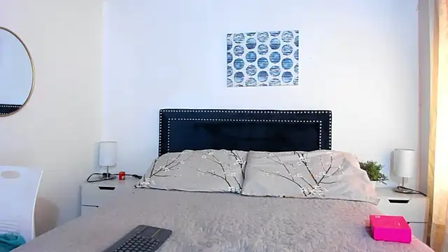 ZulyMichels online show from October 25, 2025, 1:34 pm