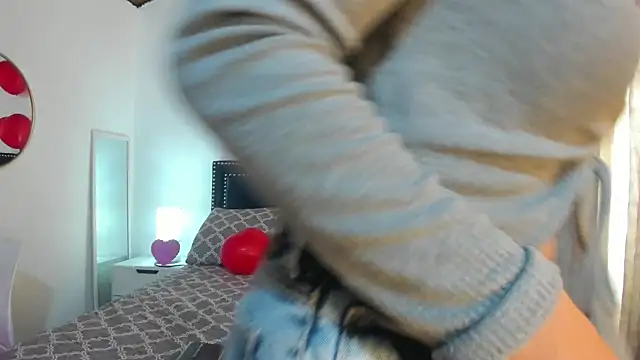 Snapshot of ZulyMichels chatting on February 12, 2026, 2:28 pm ZulyMichels online show from February 12, 2026, 2:28 pm