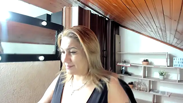 yayita mature online show from March 12, 2025, 12:57 pm