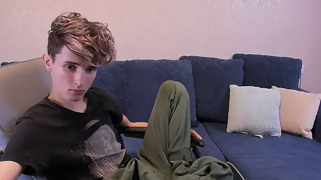 Snapshot of James_Mills chatting on December 9, 2024, 7:39 pm James Mills online show from December 9, 2024, 7:39 pm