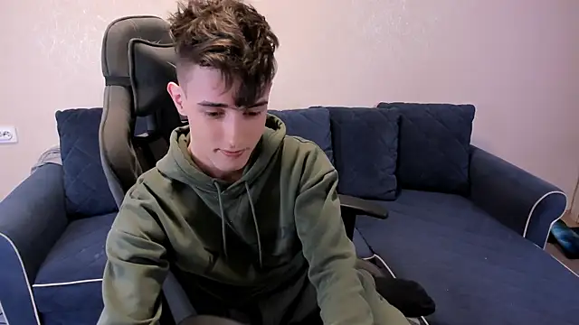 James Mills online show from October 25, 2025, 6:41 pm